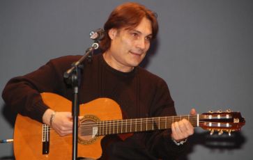 [Il cantante Gino Accardo]