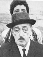 [ Tot� con  Ninetto Davoli]